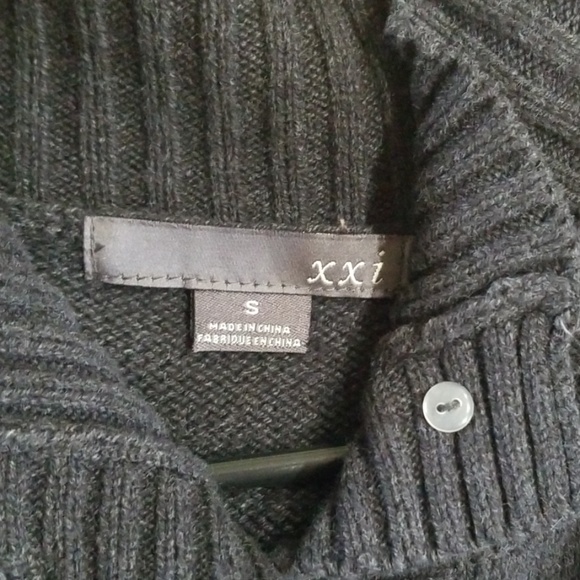 Cardigan - Picture 2 of 3